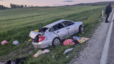 YOZGAT (AA) – Yozgat'ın Akdağmadeni ilçesinde otomobilin şarampole devrilmesi sonucu