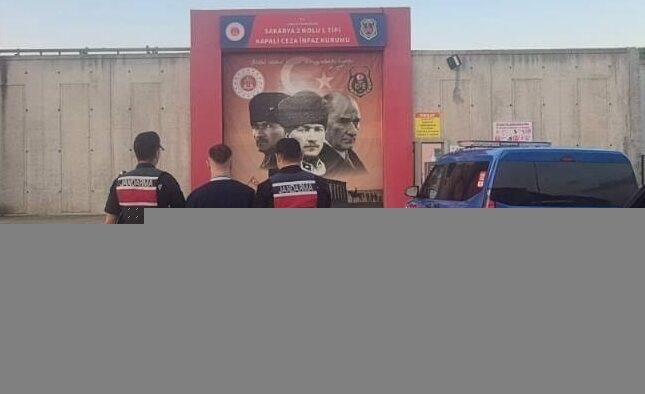 SAKARYA (AA) – Hakkında çeşitli suçlardan arama kaydı bulunan ve