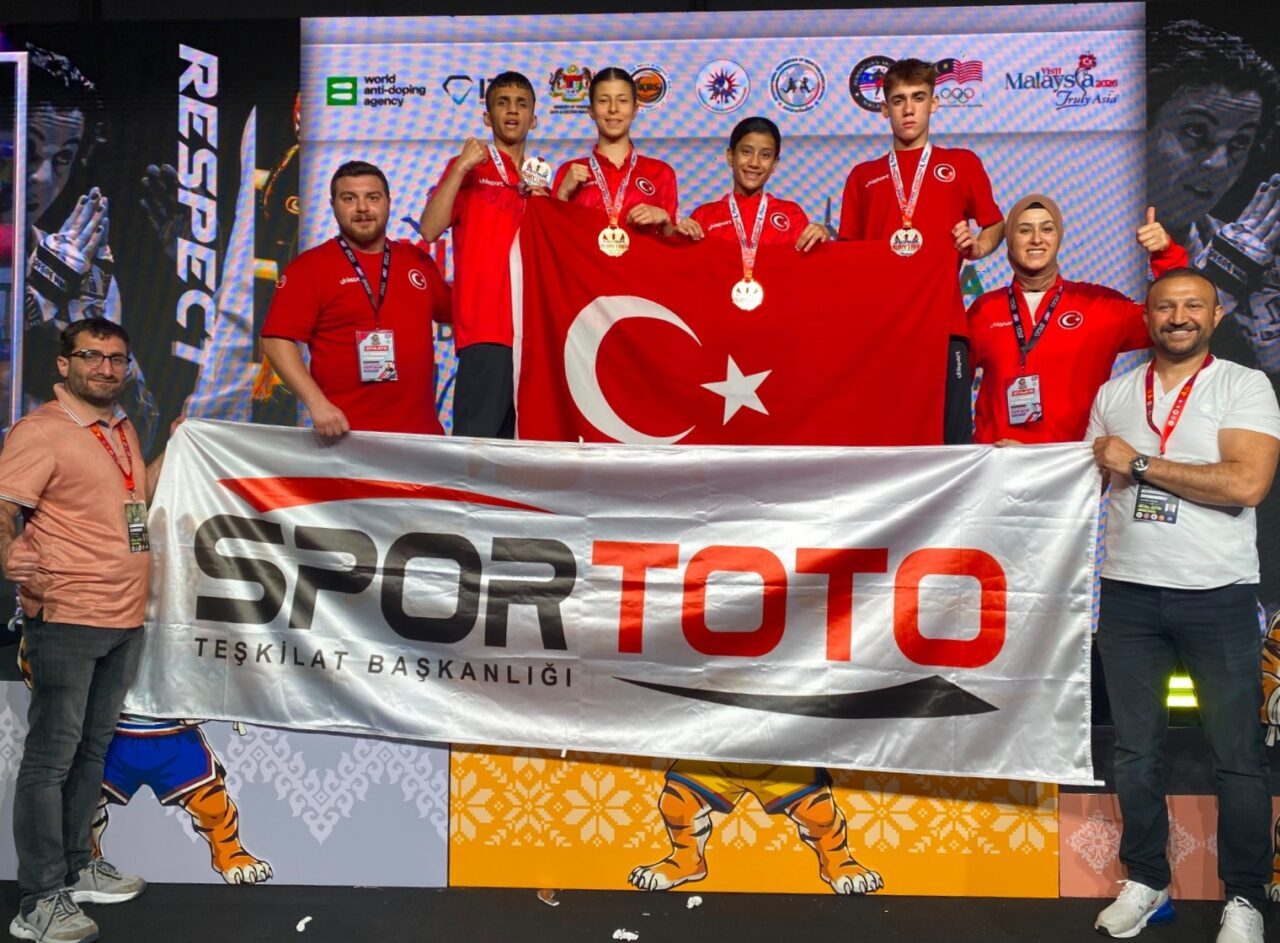- Organizasyona 4 sporcuyla katılan Türkiye Muaythai Milli Takımı, 2
