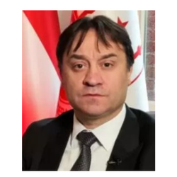 Murat Gedik yazar fotoğrafı
