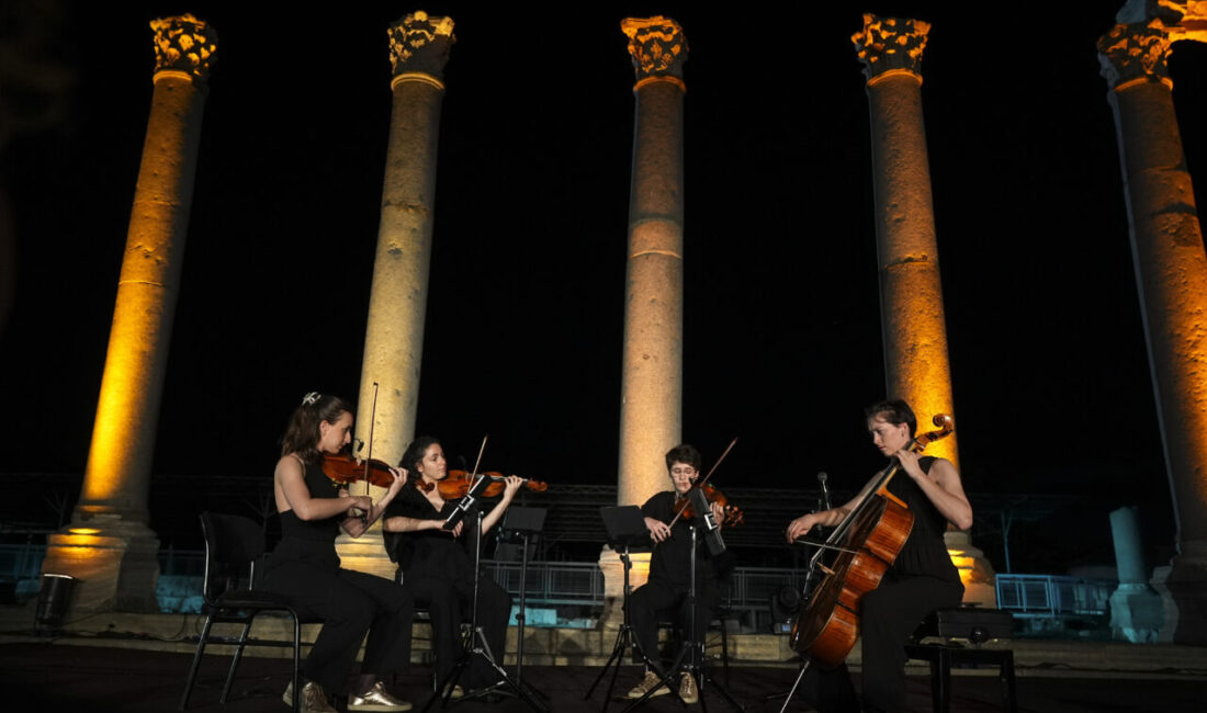 İZMİR (AA) – 39. Uluslararası İzmir Festivali'nde Quatuor Magenta konser