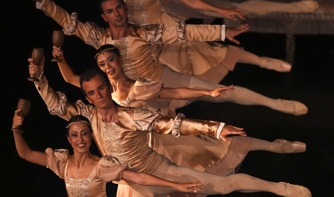 İZMİR (AA) – 9. Uluslararası Efes Opera ve Bale Festivali,
