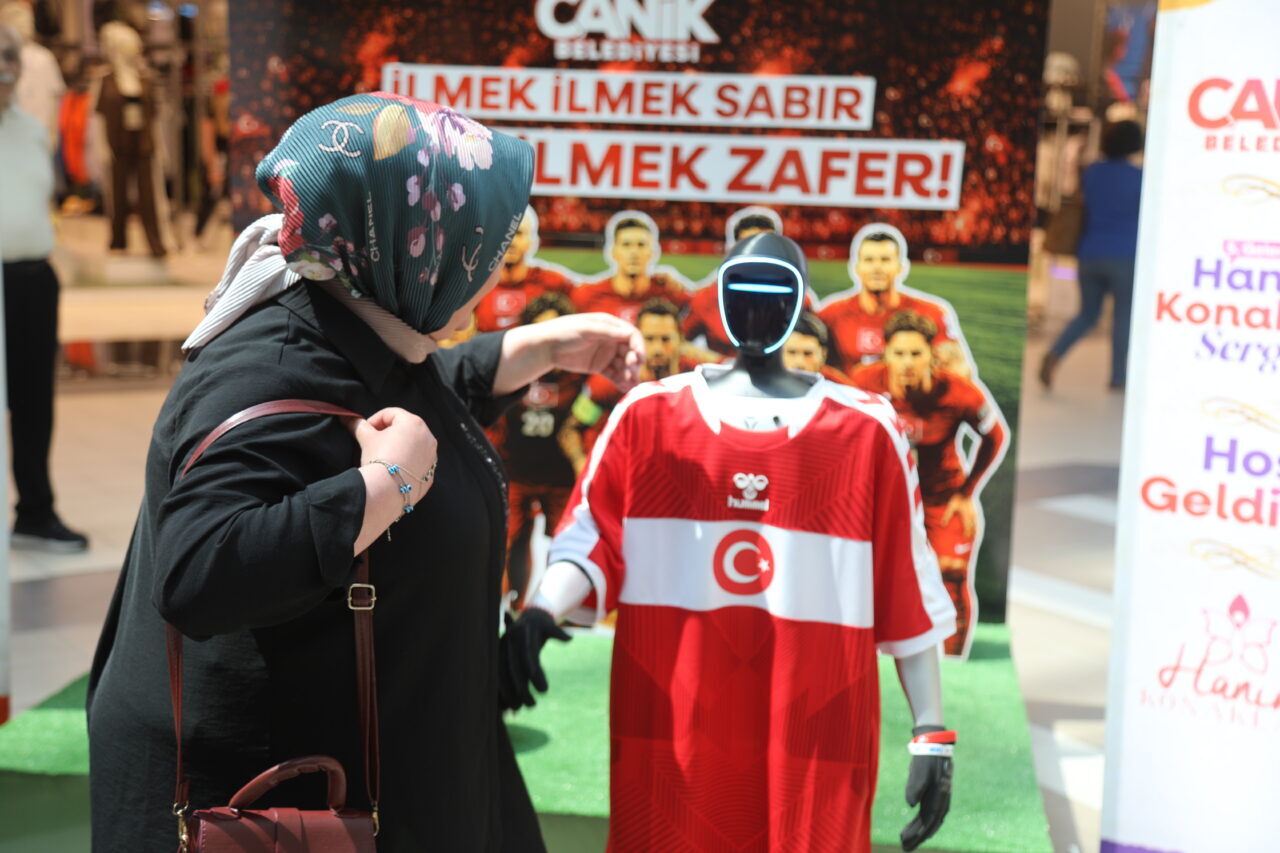 SAMSUN (AA) – Samsun'da Canik İlçe Nüfus Müdürlüğünce fahri kimlik