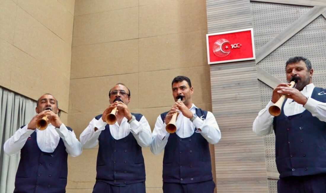 KIRŞEHİR (AA) – Kırşehir'de Bozkırın Abdalları Kooperatifi üyesi mahalli sanatçılar,
