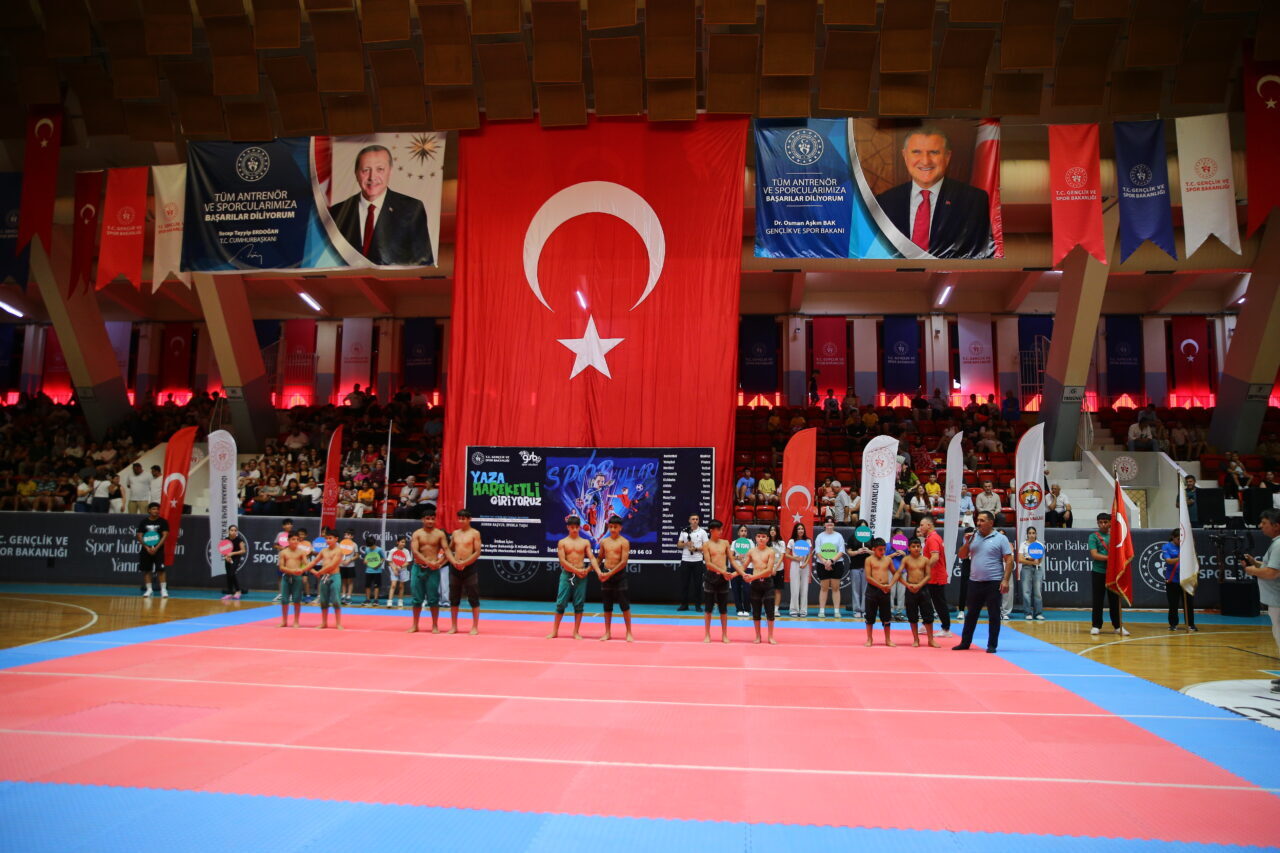 ADANA (AA) – Adana ve Osmaniye'de, Gençlik ve Spor Bakanlığı