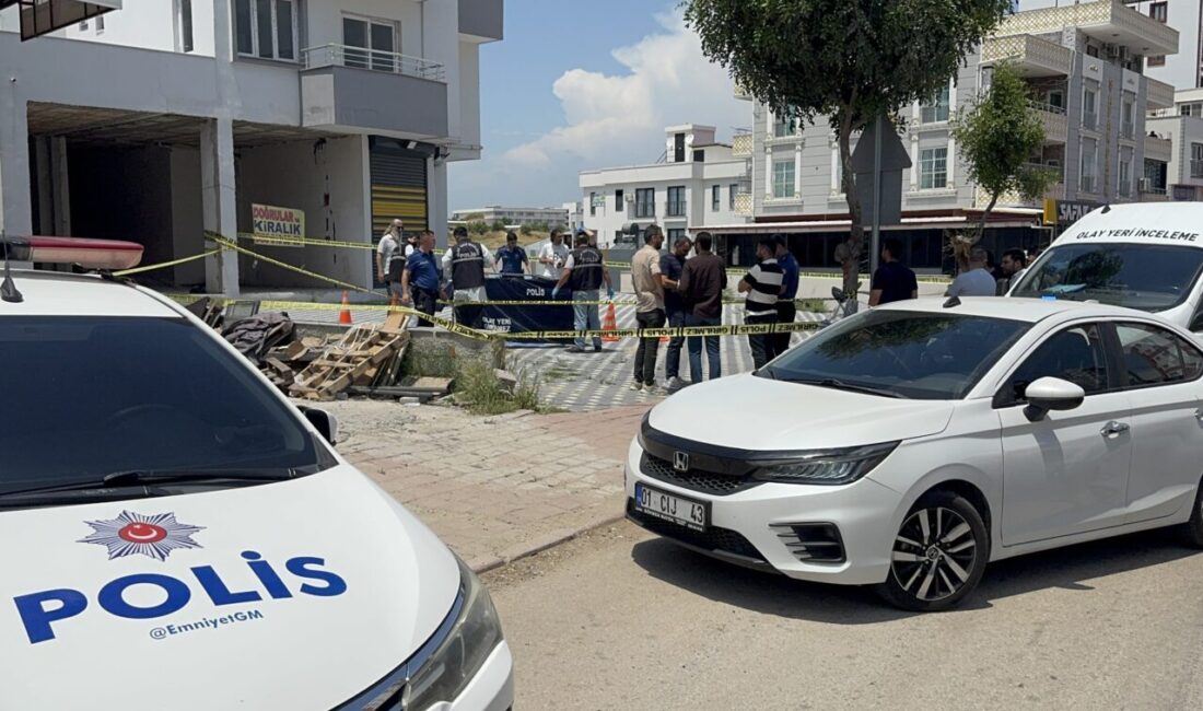 ADANA (AA) – Adana'nın merkez Sarıçam ilçesinde bir kişi sokakta