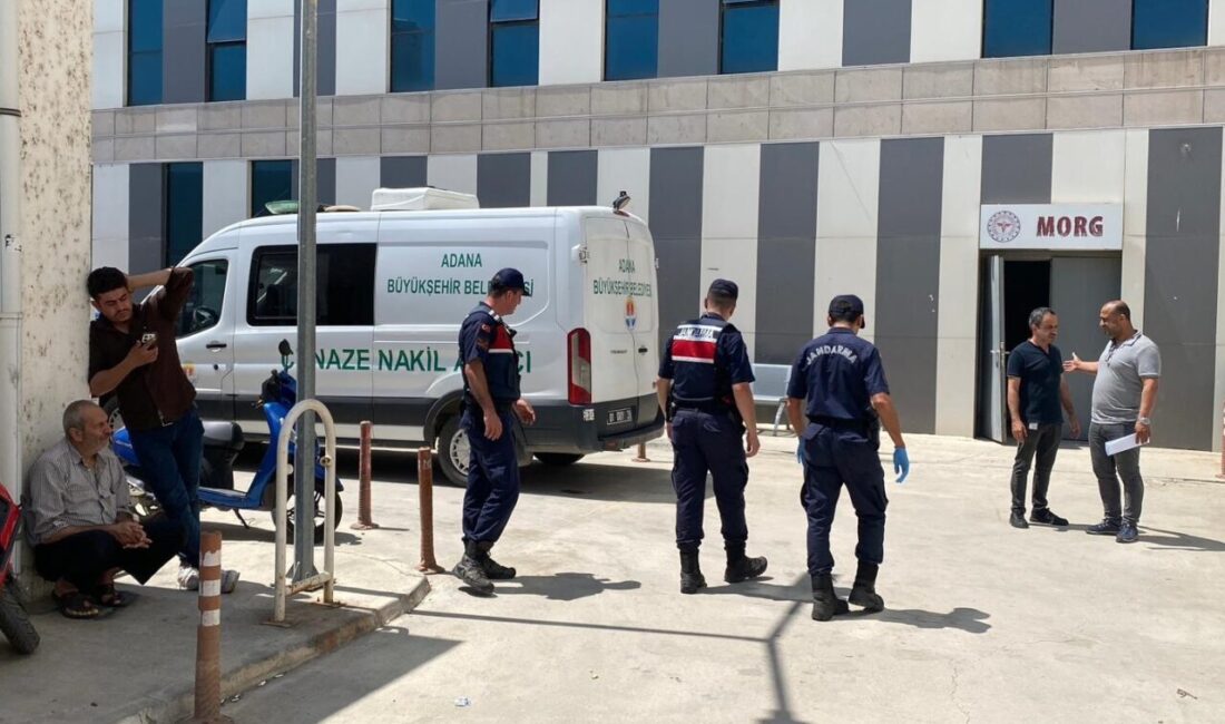 ADANA (AA) – Adana'nın Ceyhan ilçesinde, devrilen traktörün altında kalan