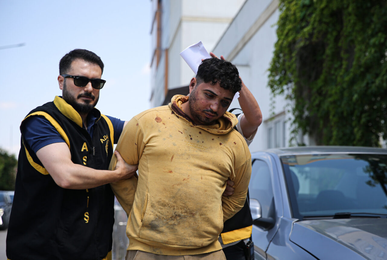 ADANA (AA) – Adana'nın merkez Çukurova ilçesinde ihbara giden polis