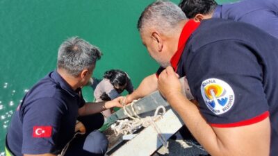 ADANA (AA) – Adana'nın Aladağ ilçesinde köprüden nehre düşen kadın,