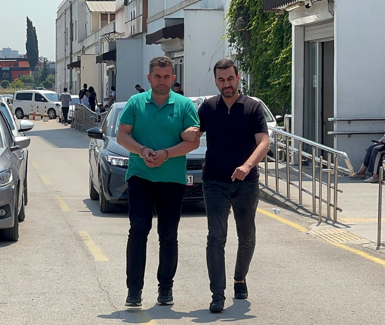 ADANA (AA) – Adana'nın merkez Sarıçam ilçesinde sokakta tartıştığı oğlunu