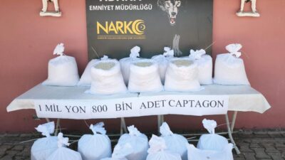 - Narkotik ekiplerince yolda önü kesilen tırda arama yapılması polis