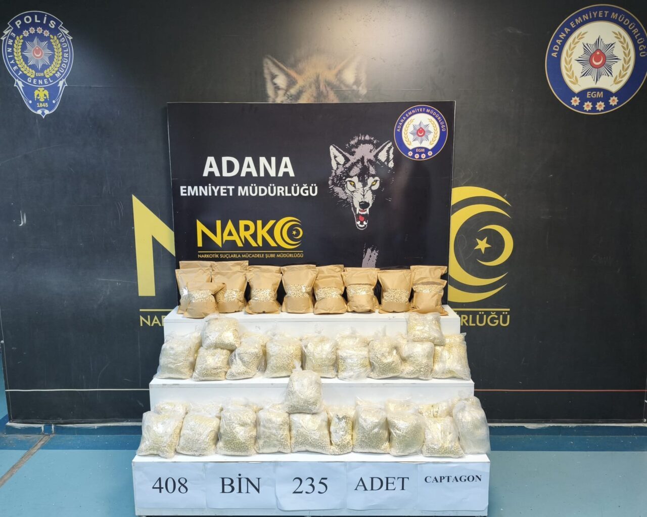 ADANA (AA) – Adana'da 408 bin 235 uyuşturucu hap ele