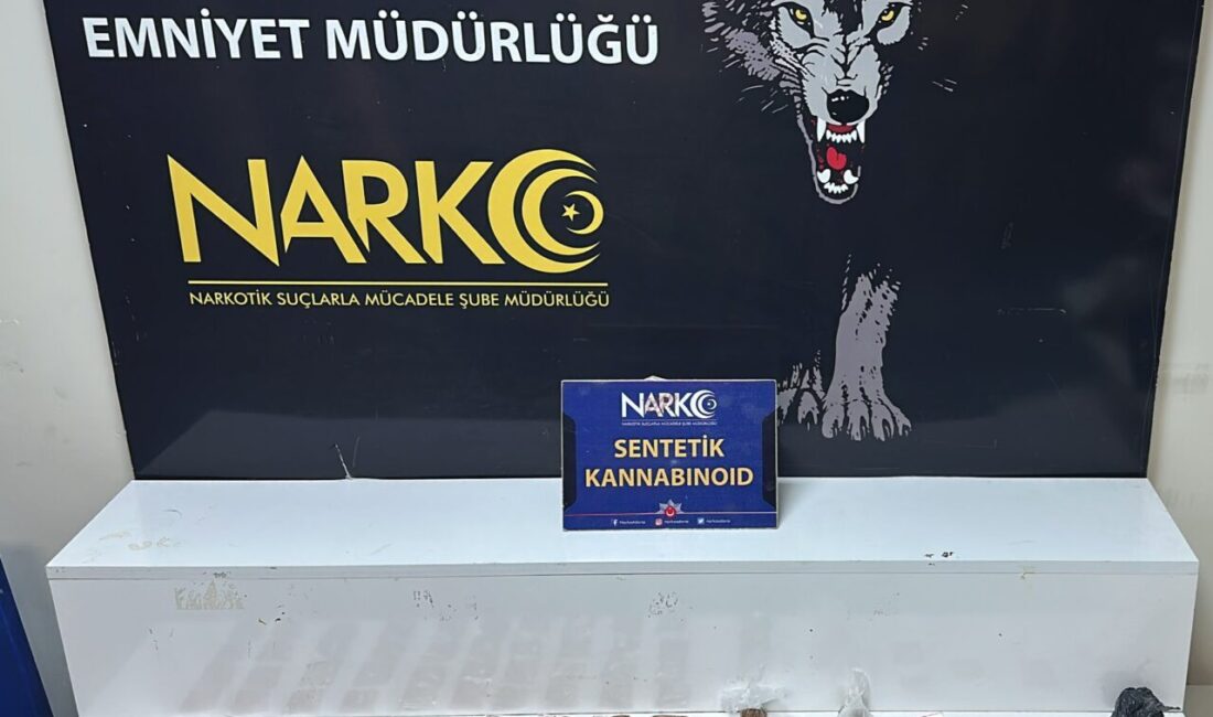 ADANA (AA) – Adana'da uyuşturucu satıcılarına yönelik operasyonda gözaltına alınan