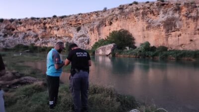 ADIYAMAN (AA) – Adıyaman'ın Besni ilçesinde, serinlemek için suya giren