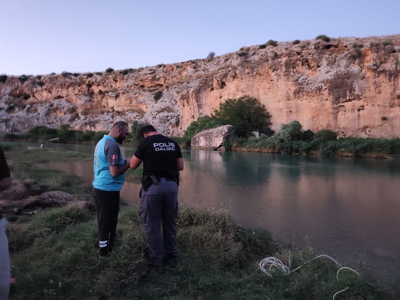 ADIYAMAN (AA) – Adıyaman'ın Besni ilçesinde, serinlemek için suya giren
