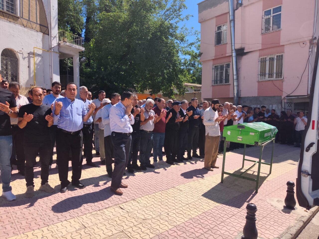 ADIYAMAN (AA) – Adıyaman'ın Besni ilçesinde, Göksu Çayı'nda akıntıya kapılarak