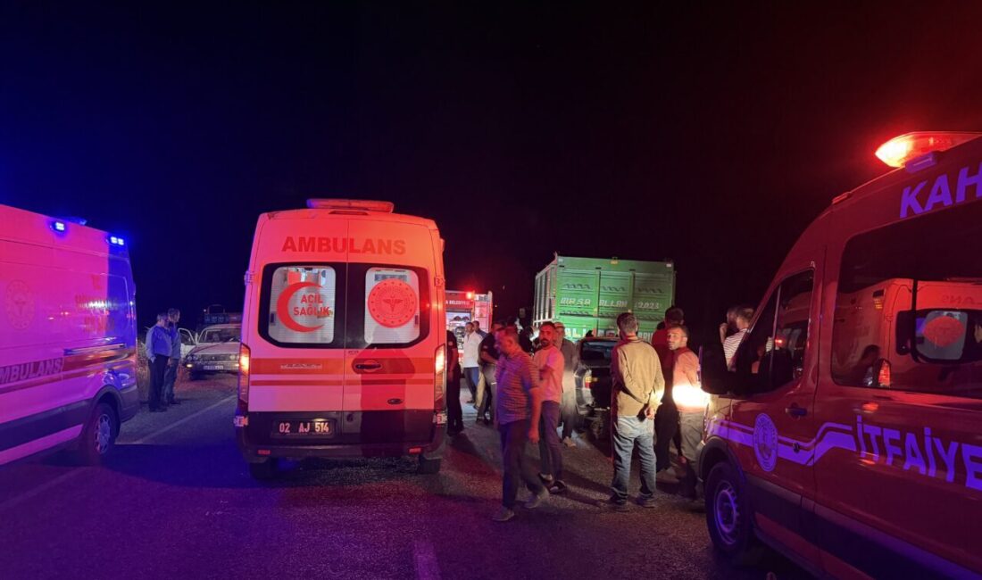 ADIYAMAN (AA) – Adıyaman'ın Samsat ilçesinde otomobilin traktör römorkuna arkadan