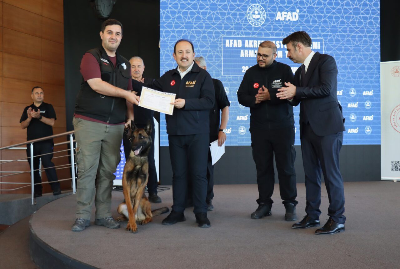 - AFAD Başkanı Ali Hamza Pehlivan:
- "Bundan sonra da orayla