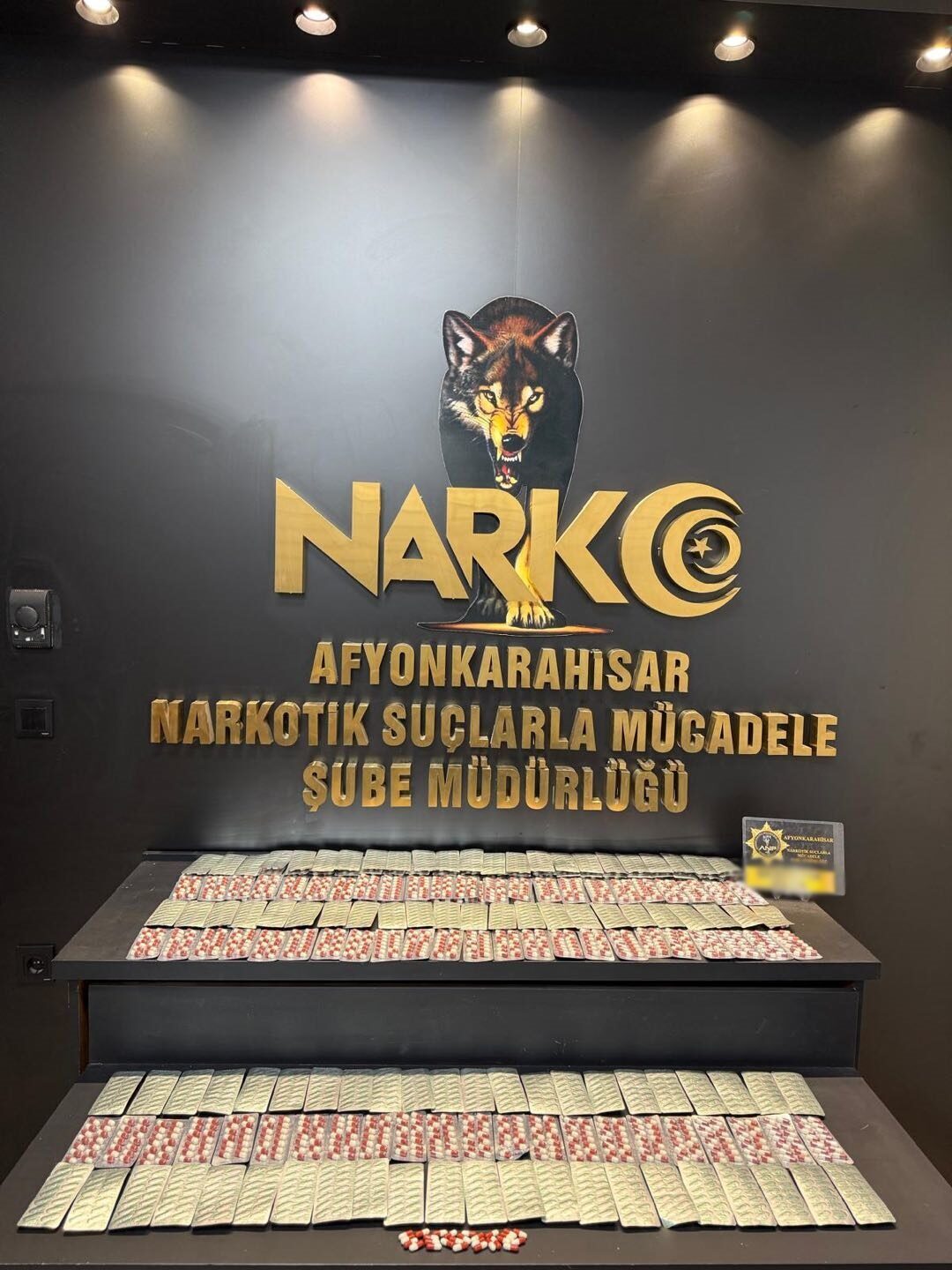 AFYONKARAHİSAR (AA) – Afyonkarahisar'da uyuşturucu operasyonunda yakalanan 6 şüpheliden 3'ü