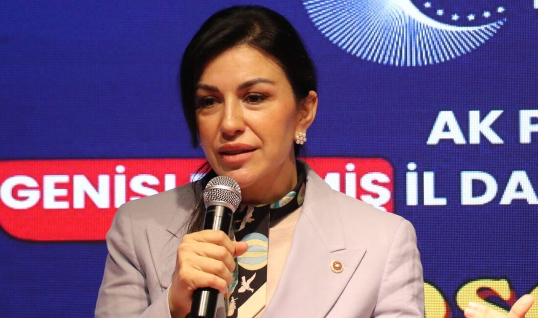 - "Deprem bölgesini yeniden inşa ettik. 500 bin kadar konutu