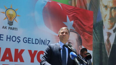 - "AK Parti yapan oldu, eser üreten oldu, hizmet üreten