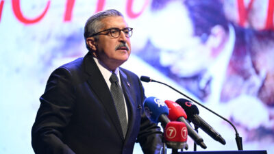 - "Cemil Meriç sadece bir mütefekkir, düşünür, yazar değildir. Cemil
