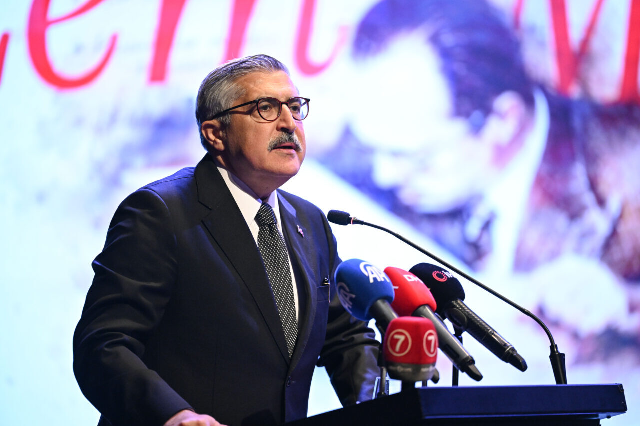 - "Cemil Meriç sadece bir mütefekkir, düşünür, yazar değildir. Cemil