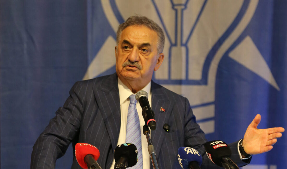 - "Hem özel sektörü hem kamu teşebbüslerini desteklemek suretiyle kendi