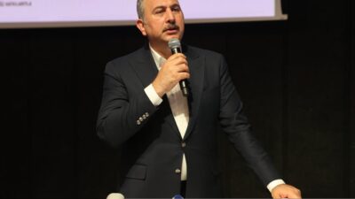 - "Sayın Cumhurbaşkanımız önderliğinde uyuşturucu ve sanal bahisle ilgili çok
