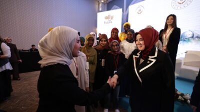 - "Bir kadın değiştiğinde aile değişir, aile değiştiğinde toplum değişir,