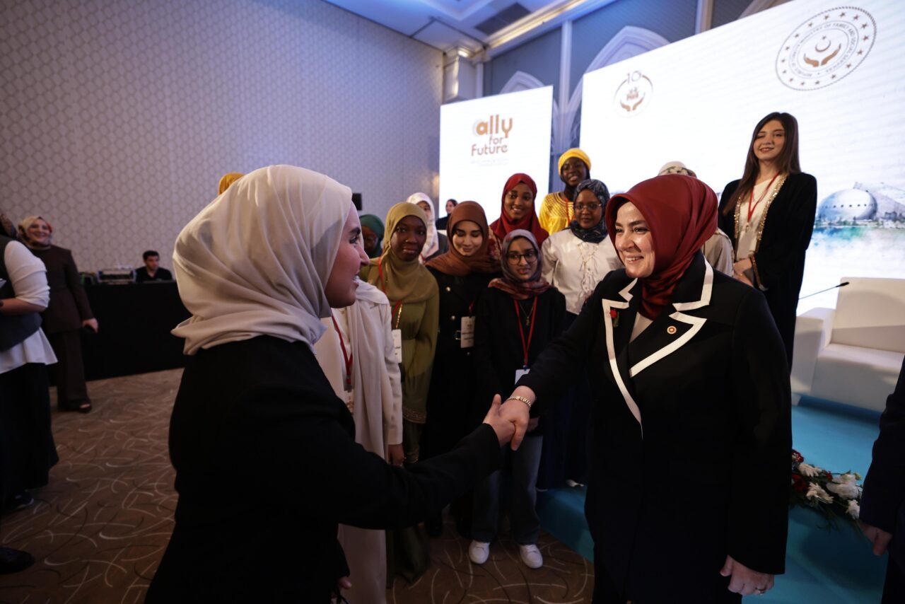 - "Bir kadın değiştiğinde aile değişir, aile değiştiğinde toplum değişir,