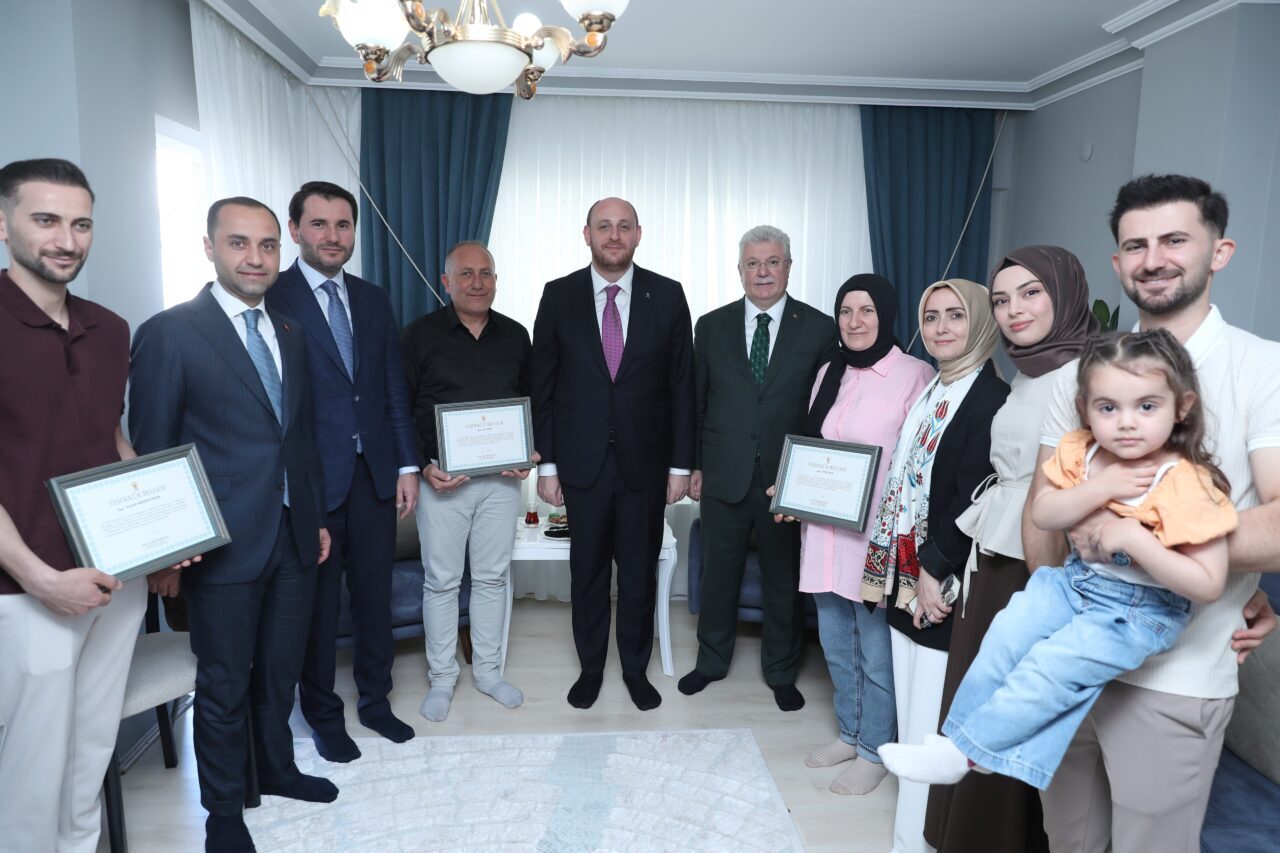 ANKARA (AA) – AK Parti 11 milyonu aşan üyesine Cumhurbaşkanı