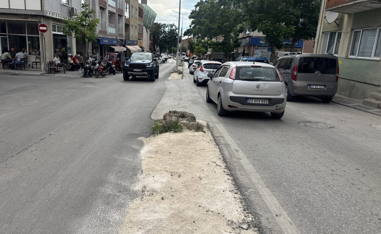 - "Projeyi hazırlayan, onaylayan, teslim alıp hak edişini ödeyen ve