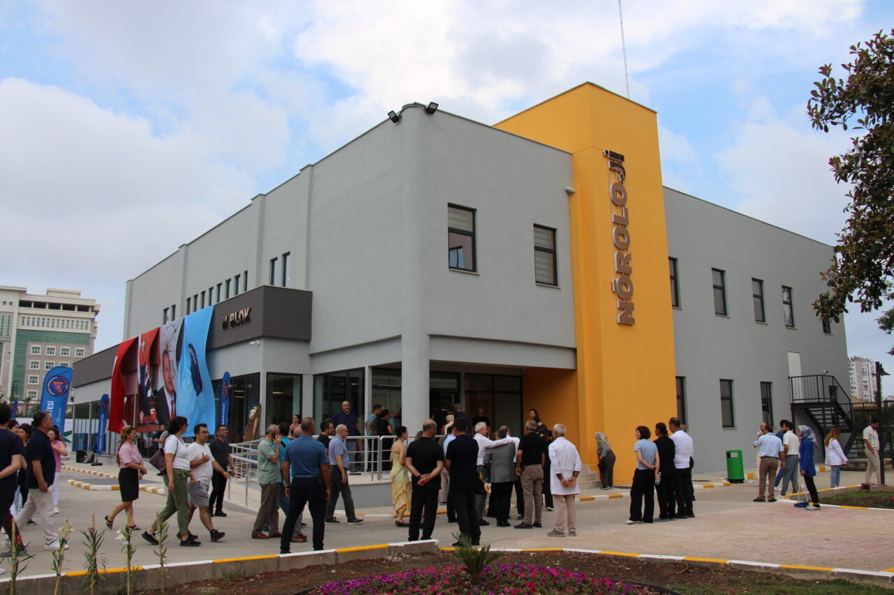 ANTALYA (AA) – Akdeniz Üniversitesi Hastanesi Nöroloji Polikliniğinin yeni binası