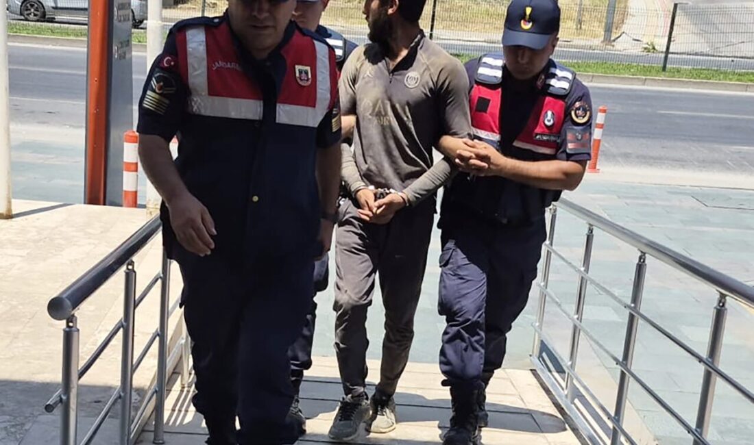 ANTALYA (AA) – Cezaevinden firar eden ve hakkında 27 yıl