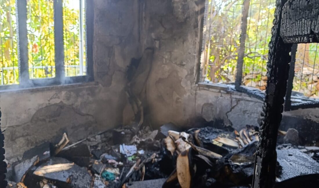 ANTALYA (AA) – Antalya'nın Alanya ilçesinde apartman dairesinde çıkan yangın,