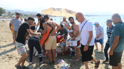 ANTALYA (AA) – Antalya'nın Alanya ilçesinde, denizde yüzerken dalgalara kapılarak