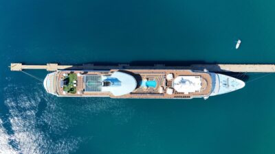 ANTALYA (AA) – Malta bayraklı "Marella Discovery" isimli kruvaziyer, Antalya'nın
