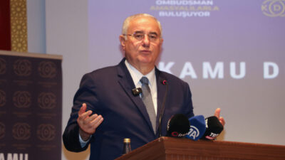 - Kamu Başdenetçisi Mehmet Akarca:
- "Vatandaşla kamu idaresi arasında çıkan