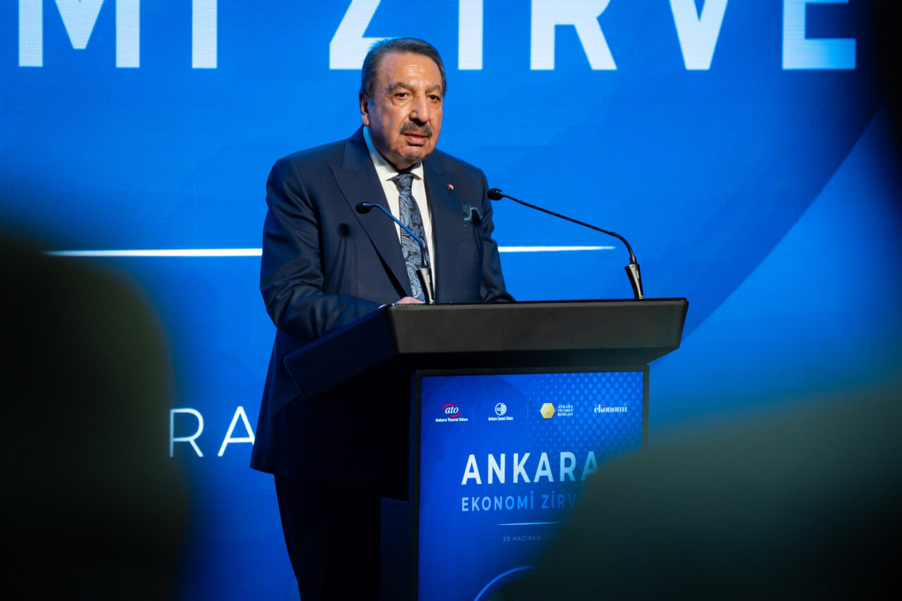 - ATO Başkanı Gürsel Baran:
- "Yüksek hızlı tren ağlarının, otoyolların