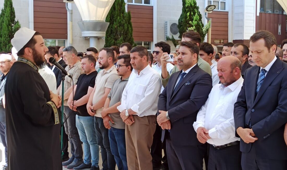 - Kahramankazan'da toprağa verilen 11 yaşındaki çocuğun cenaze namazını babası