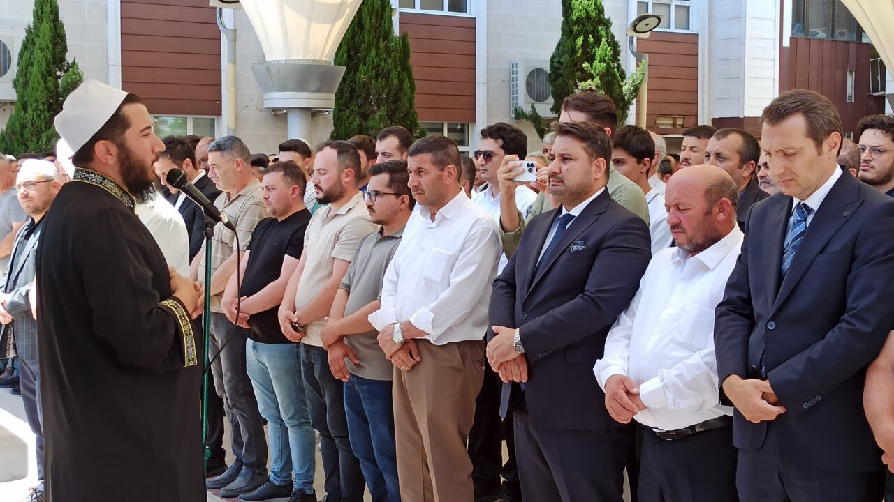 - Kahramankazan'da toprağa verilen 11 yaşındaki çocuğun cenaze namazını babası