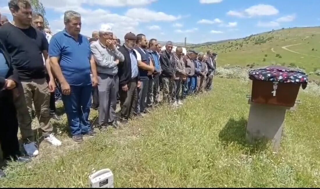 - Öldürülen kadının cenazesi toprağa verildi