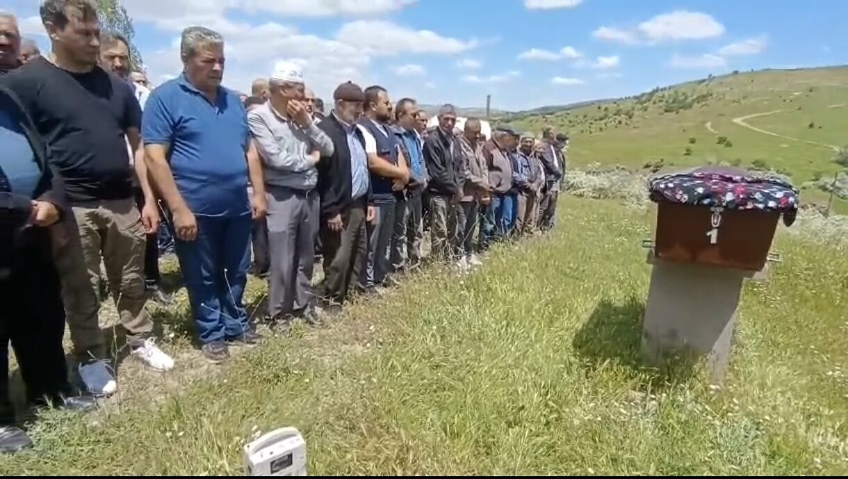 - Öldürülen kadının cenazesi toprağa verildi