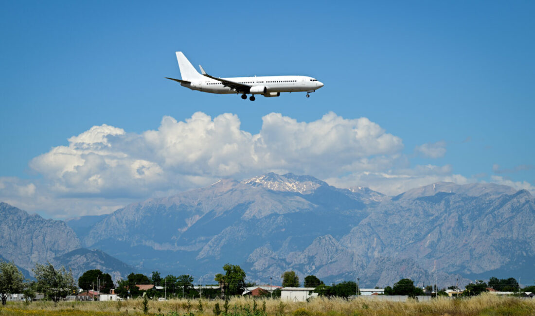 ANTALYA (AA) – Antalya Havalimanı'nda 5 ayda gelen ve giden