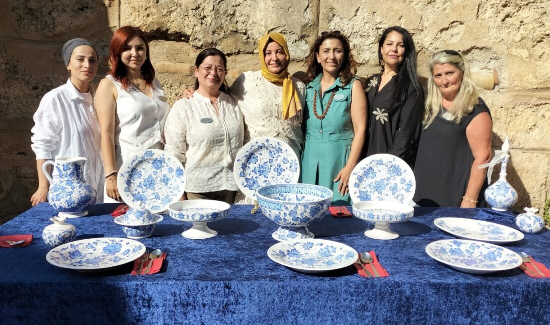 - Kültür ve Turizm Bakanlığı çini sanatçısı Şule Melek Sircan