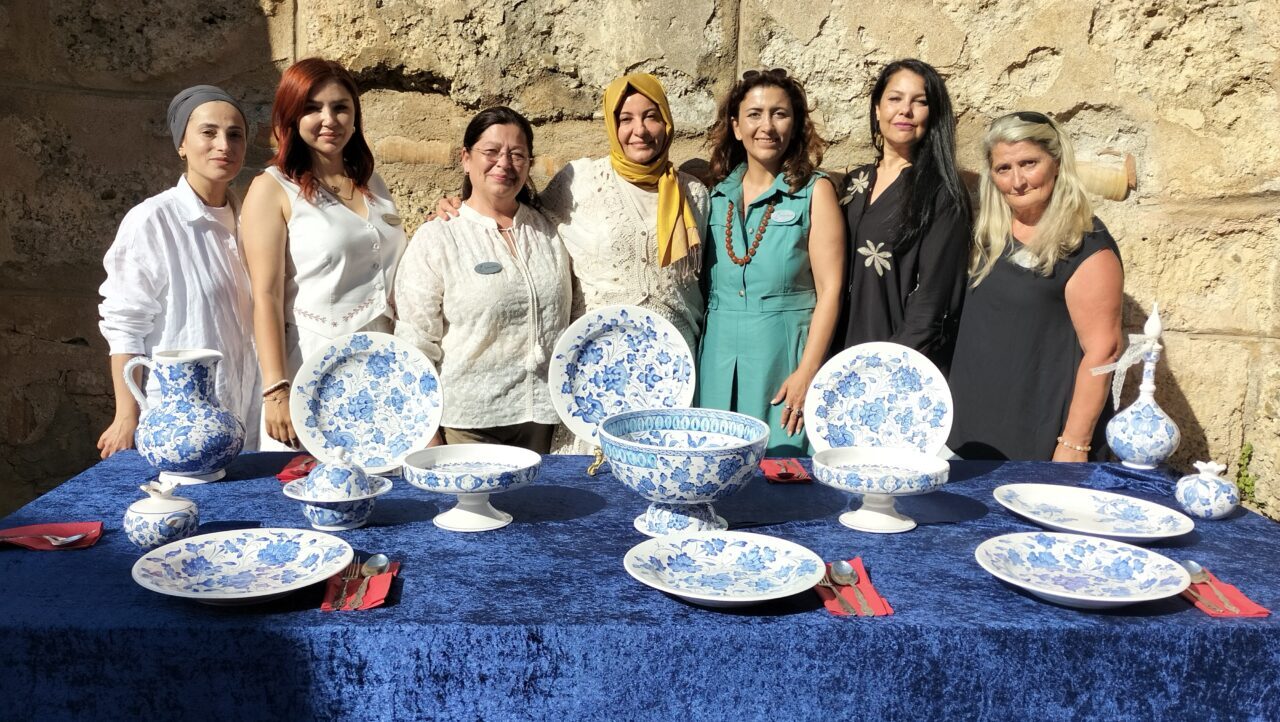 - Kültür ve Turizm Bakanlığı çini sanatçısı Şule Melek Sircan