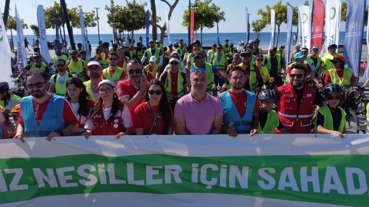 ANTALYA (AA) – Antalya'da 13. Geleneksel Yeşilay Bisiklet Turu gerçekleştirildi.