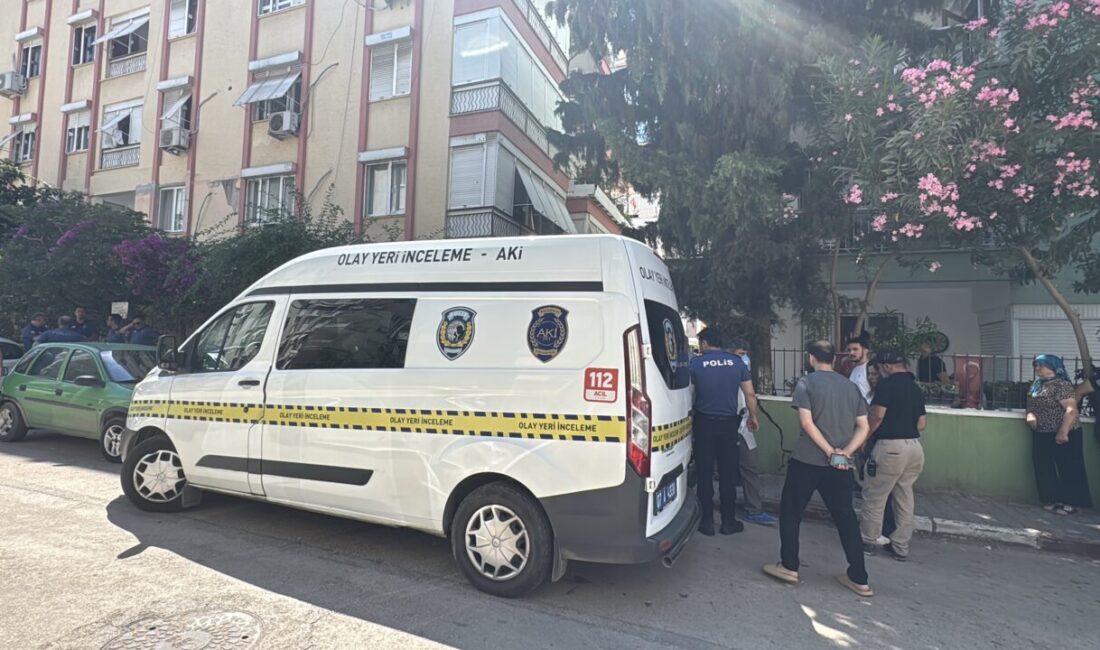 ANTALYA (AA) – Antalya'nın Muratpaşa ilçesinde kendisi gibi öğretmen olan