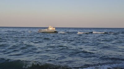 ANTALYA (AA) – Antalya'nın Serik ilçesinde denizde iki teknede mahsur